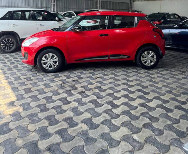 https://images10.gaadi.com/usedcar_image/4521619/original/processed_ce61f72a38c7067eb50dd570e43c8e2d.jpg?imwidth=6401