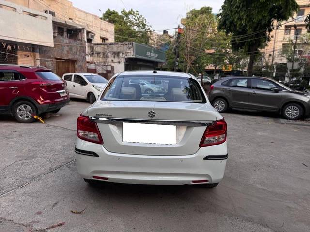 https://images10.gaadi.com/usedcar_image/4521630/original/processed_7654eb30-3dc1-4527-b17a-9514382d5c5d.jpg?imwidth=6401