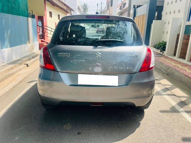 https://images10.gaadi.com/usedcar_image/4521631/original/processed_59f79ae58940450e33634c1a71bd339d.JPG?imwidth=6401