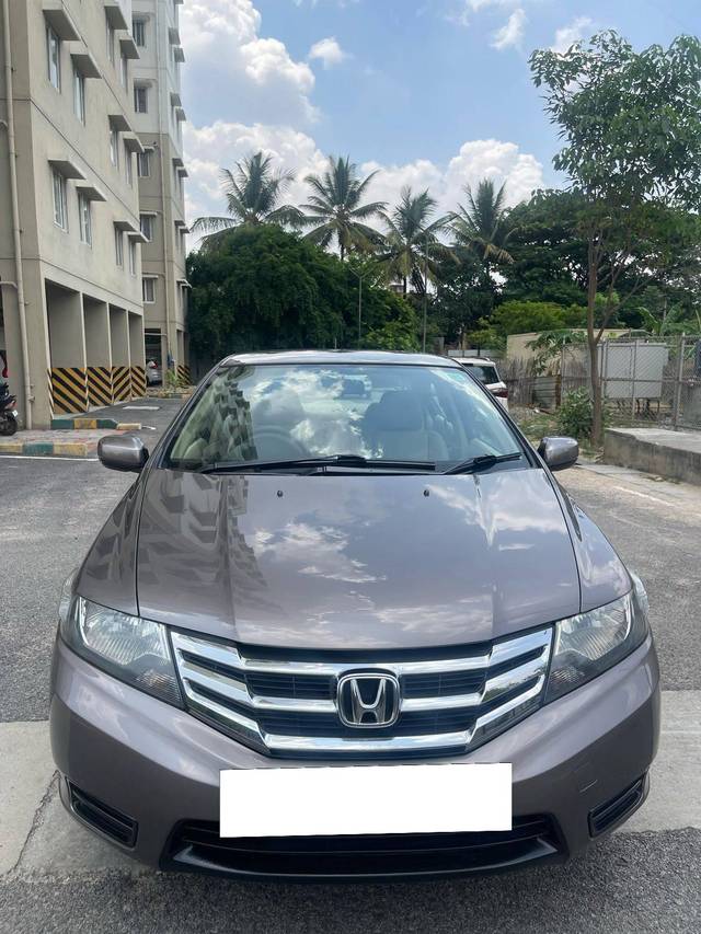 https://images10.gaadi.com/usedcar_image/4521637/original/processed_7ff50b9828ad9f3c9e4ecd2d5a0b629b.jpg?imwidth=6400