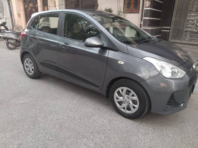 https://images10.gaadi.com/usedcar_image/4521644/original/bc09ac10d2947998eac86d57b15acda4.jpg?imwidth=6400