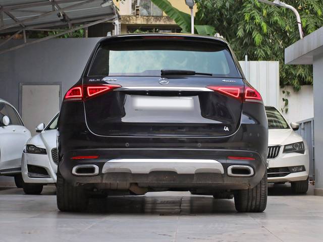 https://images10.gaadi.com/usedcar_image/4521647/original/processed_d593b3b452dc49e2d9189652dd567df7.jpg?imwidth=6402
