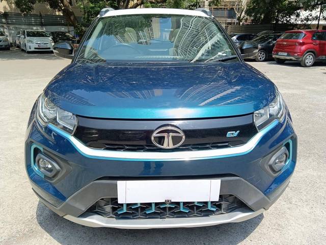 https://images10.gaadi.com/usedcar_image/4521654/original/processed_e3c5e0b074f7b5857294f7a8d230ab74.jpg?imwidth=6402