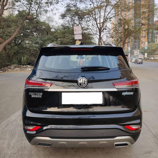 https://images10.gaadi.com/usedcar_image/4521655/original/processed_b95fad289e6130a69e6abe425b020b55.jpg?imwidth=6401