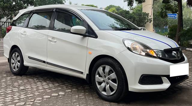 https://images10.gaadi.com/usedcar_image/4521705/original/processed_653b0969-31b0-42f2-9287-83c7db3c2d90.jpg?imwidth=6400