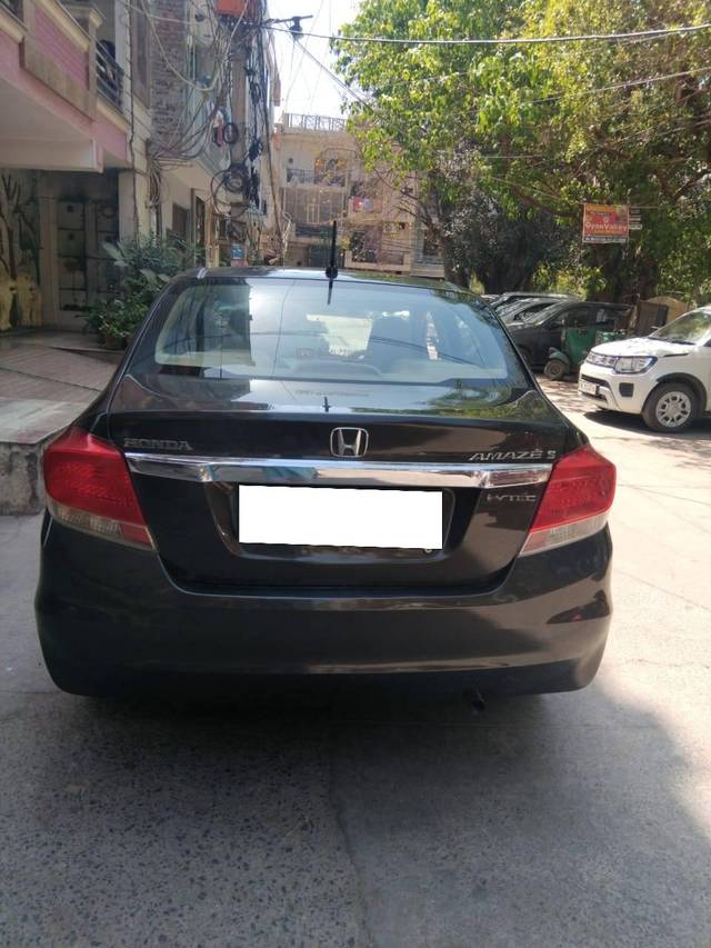 https://images10.gaadi.com/usedcar_image/4521706/original/processed_5c0048d3d3184b6b351c1f503297cad6.jpg?imwidth=6401