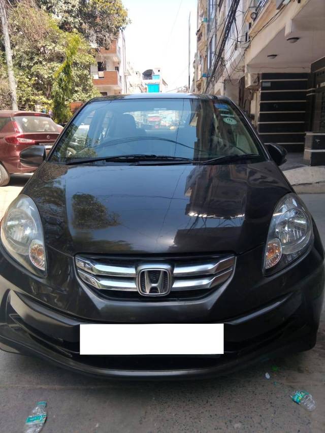 https://images10.gaadi.com/usedcar_image/4521706/original/processed_c8d97112b72f884263a1ed0c6dafc75c.jpg?imwidth=6402