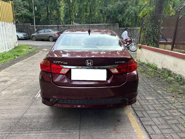 https://images10.gaadi.com/usedcar_image/4521707/original/processed_c5153298-7055-4f59-9757-c6effd2c69d8.jpg?imwidth=6402