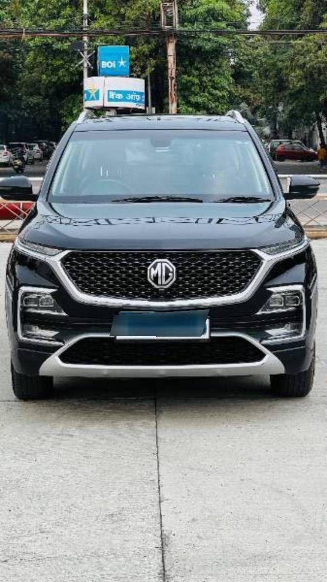https://images10.gaadi.com/usedcar_image/4521723/original/processed_10c20fde-a219-460b-9ea6-4d7263d34215.jpg?imwidth=6400