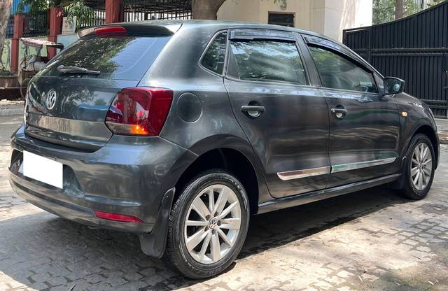 https://images10.gaadi.com/usedcar_image/4521729/original/processed_c6dc31b4-ebb3-4b29-b631-cfc3ac1520b2.jpg?imwidth=6401