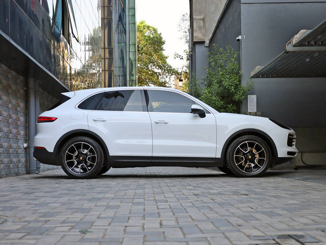 https://images10.gaadi.com/usedcar_image/4521735/original/2b63e6d378c67ed4792a521ad3fc9325.jpg?imwidth=6401
