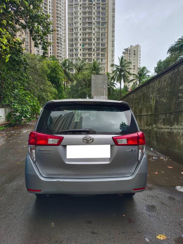 https://images10.gaadi.com/usedcar_image/4521745/original/processed_622f593805cf3416c1acc6ba2935c37f.jpg?imwidth=6401
