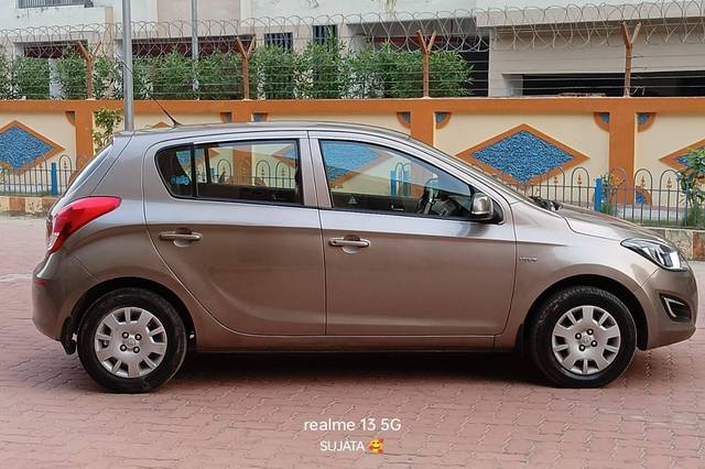 https://images10.gaadi.com/usedcar_image/4521747/original/processed_b8d38012ebe786305eb80229b02ace69.jpg?imwidth=6401