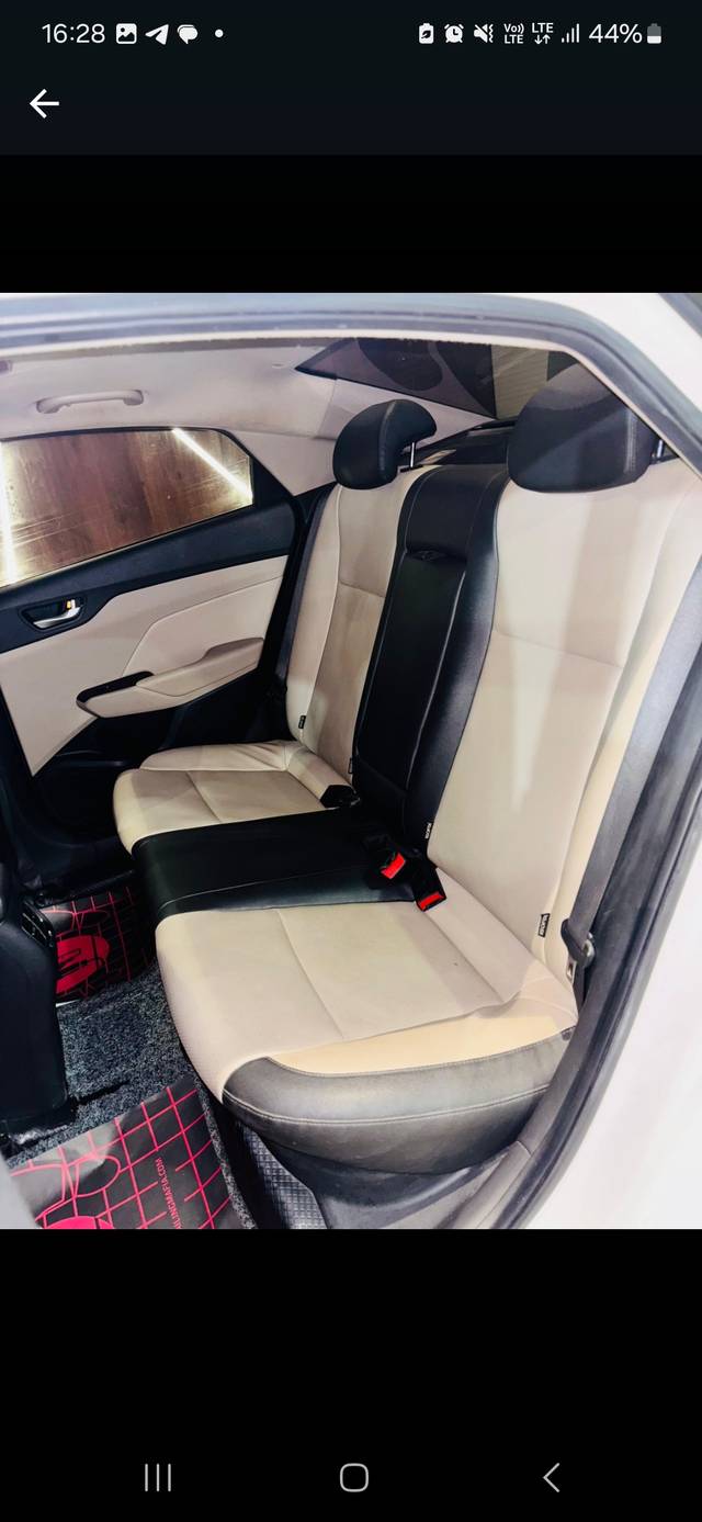 https://images10.gaadi.com/usedcar_image/4521753/original/4a07b09123bec8a60da4774f1a76ea8d.jpg?imwidth=6402