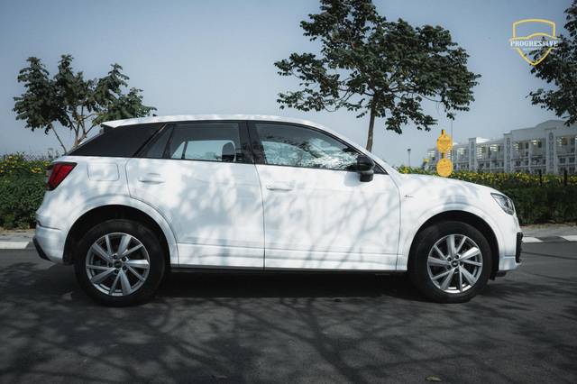 https://images10.gaadi.com/usedcar_image/4521754/original/processed_b69b586f56b0f55fe105a2f696e6c97d.jpg?imwidth=6401
