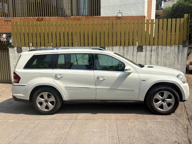 https://images10.gaadi.com/usedcar_image/4521759/original/processed_e0968aac-f96e-4583-abdf-7fe3e66ab74b.jpg?imwidth=6401
