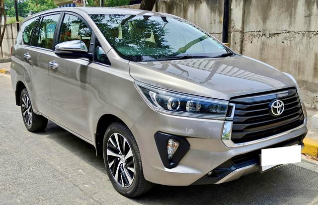 https://images10.gaadi.com/usedcar_image/4521760/original/processed_988a403f3a174da8c15555fad1a99b93.jpg?imwidth=6400
