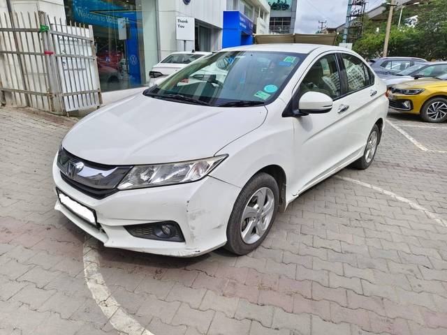 https://images10.gaadi.com/usedcar_image/4521771/original/processed_b10f9894cdb532bf2fa9c32b5758a55a.jpeg?imwidth=6400