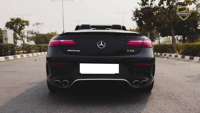 https://images10.gaadi.com/usedcar_image/4521772/original/processed_6450fa4c3aa1c0355d53f8e9c721dd66.jpg?imwidth=6402