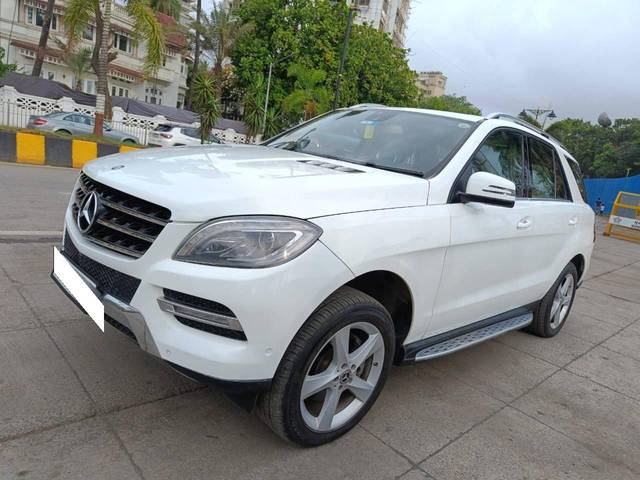 https://images10.gaadi.com/usedcar_image/4521773/original/processed_8b5c322bf36026d2495fd37f81107325.jpeg?imwidth=6402