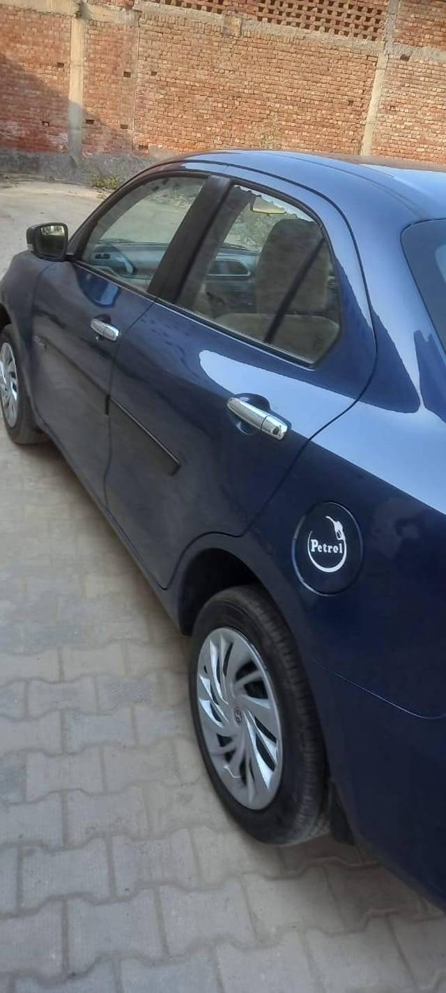 https://images10.gaadi.com/usedcar_image/4521779/original/processed_ce4a2ec9a4177204e144fa4d330ef23d.jpg?imwidth=6400