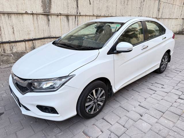 https://images10.gaadi.com/usedcar_image/4521784/original/c881dbd2c52e866a73e7557600f3b772.jpeg?imwidth=6400