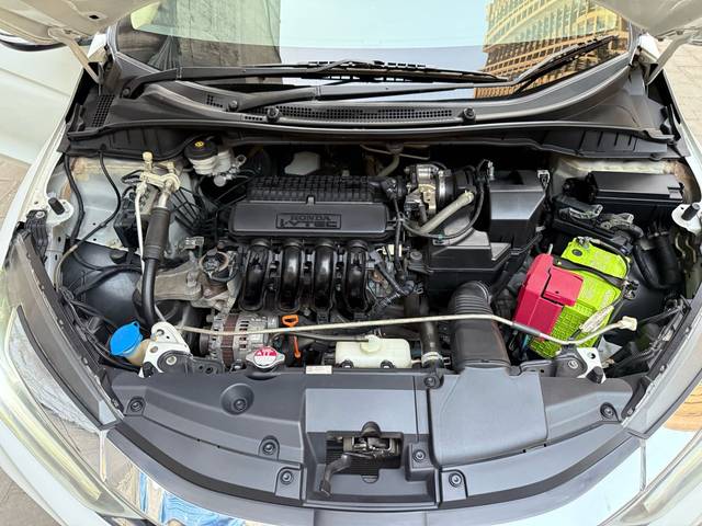 https://images10.gaadi.com/usedcar_image/4521784/original/d3594cbcfd5e3a6c598121fda26a1e6e.jpeg?imwidth=6402