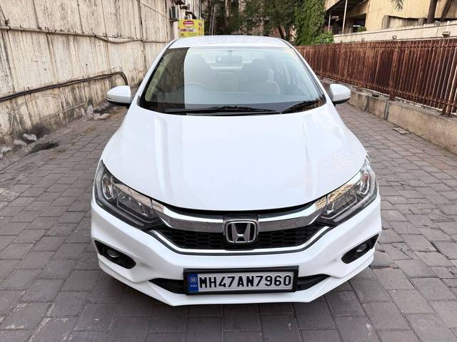 https://images10.gaadi.com/usedcar_image/4521784/original/processed_b1f37f3c61dc8962cab1c5e5f6bf7d23.jpeg?imwidth=6401