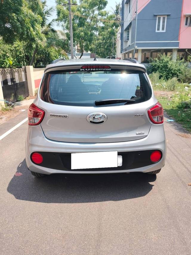https://images10.gaadi.com/usedcar_image/4521795/original/processed_622a5e3b6343c22c14bef9bf9ec094b6.jpg?imwidth=6401