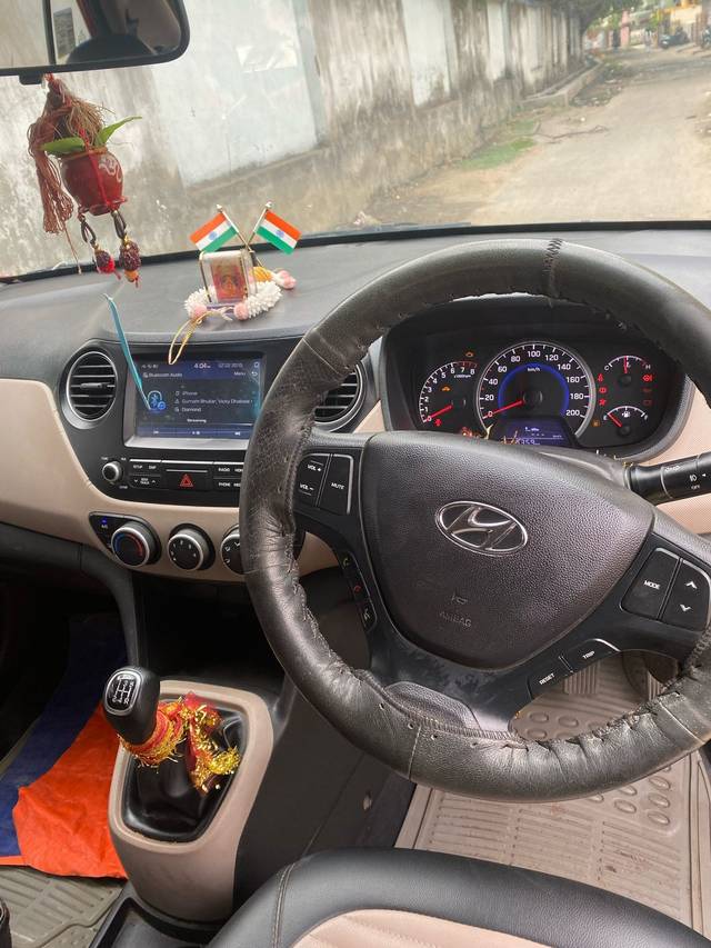 https://images10.gaadi.com/usedcar_image/4521797/original/f225fa7aedae5294be86ca88deccdad4.jpg?imwidth=6402