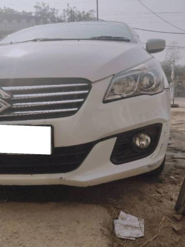 https://images10.gaadi.com/usedcar_image/4521804/original/processed_c0e72a66-26e1-41d1-95c1-00735d237b89.jpg?imwidth=6401