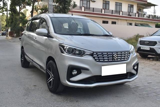 https://images10.gaadi.com/usedcar_image/4521846/original/processed_e6011d8ca1307b2cb5d320e4d599efa1.jpg?imwidth=6400