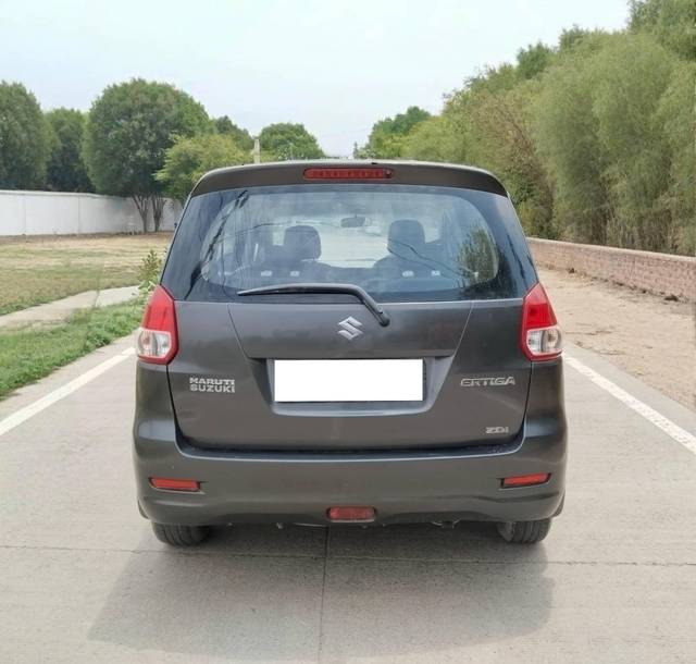 https://images10.gaadi.com/usedcar_image/4521856/original/processed_f8a77a633b5036ff76c08dc16692e1d2.jpg?imwidth=6402