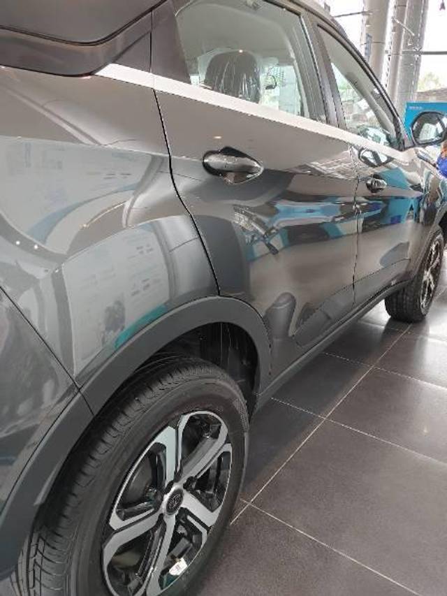 https://images10.gaadi.com/usedcar_image/4521858/original/processed_ce48072c-0d67-4927-8478-756631da45d8.jpg?imwidth=6402