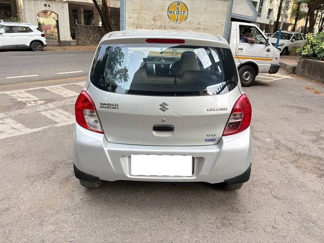 https://images10.gaadi.com/usedcar_image/4521859/original/processed_2c7f8eee-f4e7-4c17-a1a1-0fcd3cf51b52.jpg?imwidth=6401