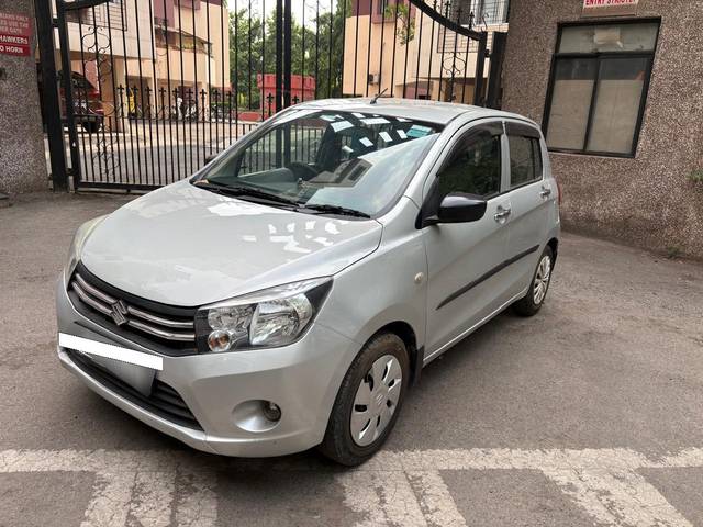 https://images10.gaadi.com/usedcar_image/4521859/original/processed_7b66980a-3417-45e8-9d7a-79210dffeb76.jpg?imwidth=6402