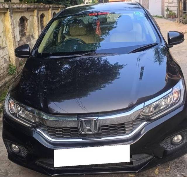 https://images10.gaadi.com/usedcar_image/4521861/original/processed_8c382b0b-9264-4c49-b476-72484ac29e61.jpg?imwidth=6400