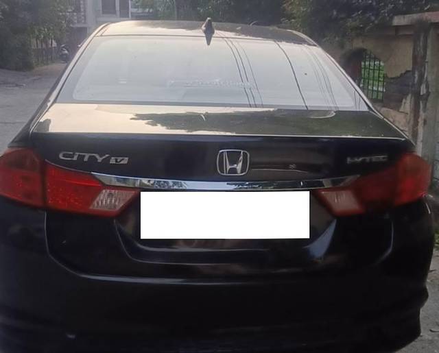 https://images10.gaadi.com/usedcar_image/4521861/original/processed_f053514a-4d67-44af-9c38-ab1e970f3182.jpg?imwidth=6402