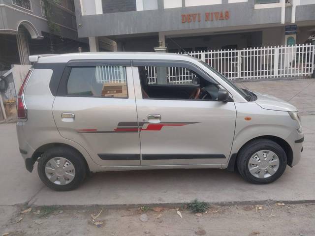 https://images10.gaadi.com/usedcar_image/4521862/original/processed_802ab88c566ad61f6a877a100036a177.jpg?imwidth=6401