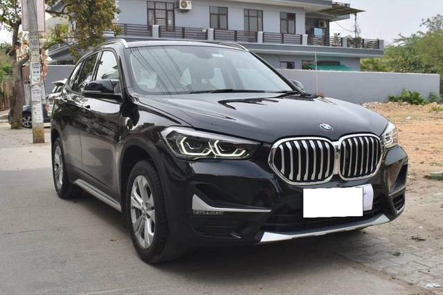 https://images10.gaadi.com/usedcar_image/4521868/original/processed_6338d6ff8660de6337fbe58a03a99de9.jpg?imwidth=6400