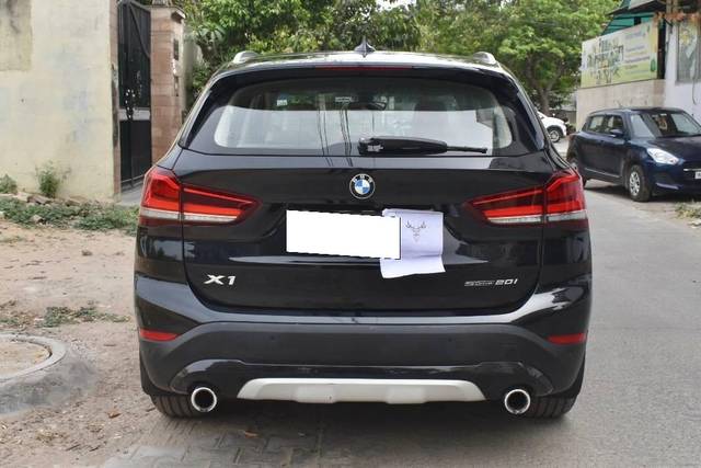 https://images10.gaadi.com/usedcar_image/4521868/original/processed_a44a8b662cd50733204e8e437b246113.jpg?imwidth=6402