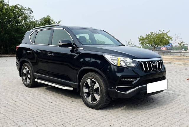https://images10.gaadi.com/usedcar_image/4521870/original/processed_a94acf9a40add646cb9ff7bece3bbdee.jpg?imwidth=6400
