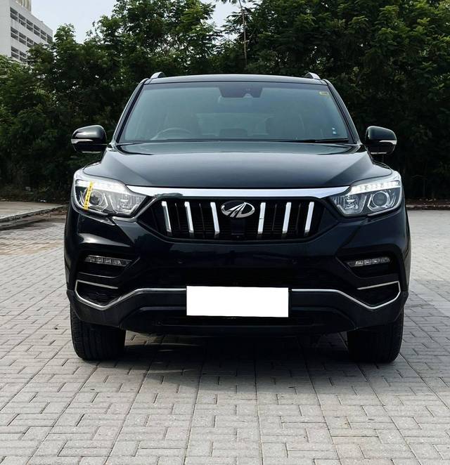 https://images10.gaadi.com/usedcar_image/4521870/original/processed_e922b9d4b37f10cfc7875f2647d0bbe2.jpg?imwidth=6402
