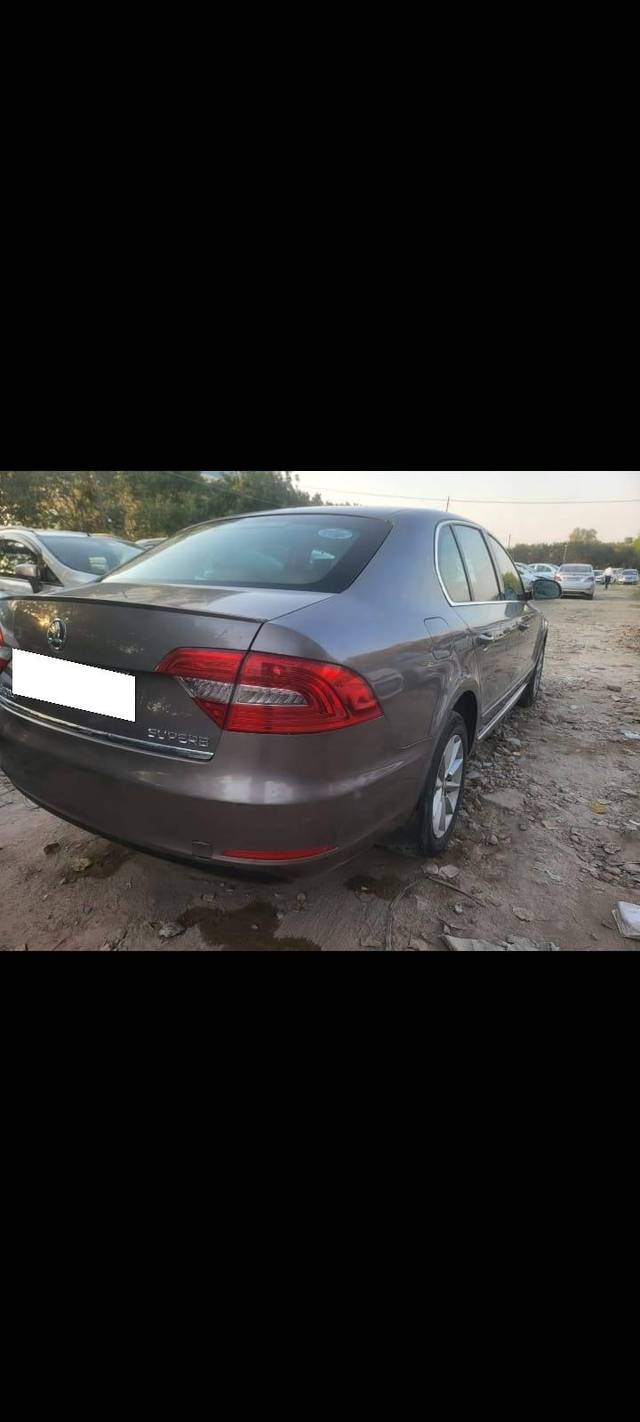 https://images10.gaadi.com/usedcar_image/4521874/original/processed_e4b34439e9baeb165af3abe5960ea0fb.jpg?imwidth=6401