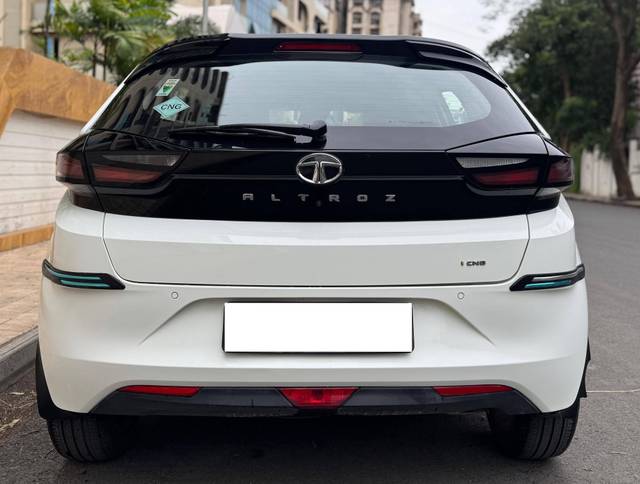 https://images10.gaadi.com/usedcar_image/4521875/original/processed_4aa9f77b92d0cef075999dbaa7fc8b0b.jpg?imwidth=6402