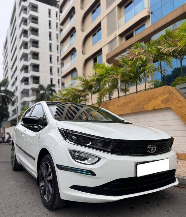 https://images10.gaadi.com/usedcar_image/4521875/original/processed_c2e43701e35a8f0f0cb42078d4651f26.jpg?imwidth=6400