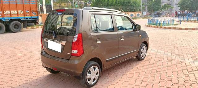https://images10.gaadi.com/usedcar_image/4521888/original/processed_5a064e32aa11e4903e83a008b7c2f110.jpg?imwidth=6402