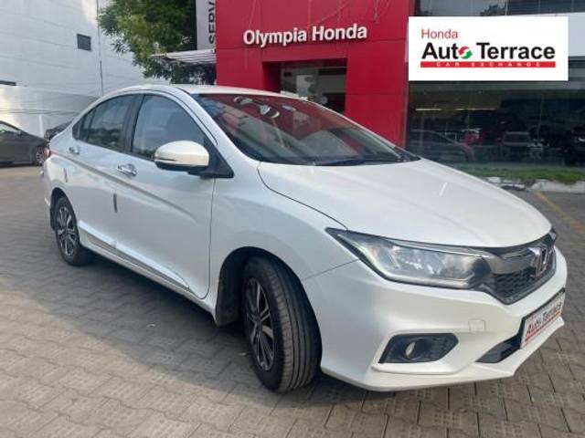 https://images10.gaadi.com/usedcar_image/4521896/original/20a16cbca560e23de970c3c3e9b8b191.jpeg?imwidth=6400