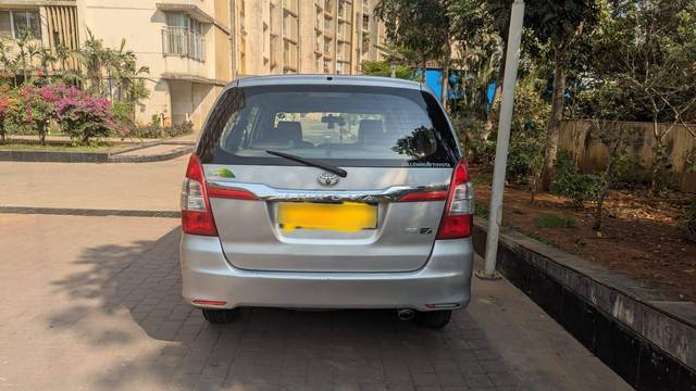 https://images10.gaadi.com/usedcar_image/4521901/original/processed_7cd605fb-c98f-486d-9ae0-285029173989.jpg?imwidth=6402