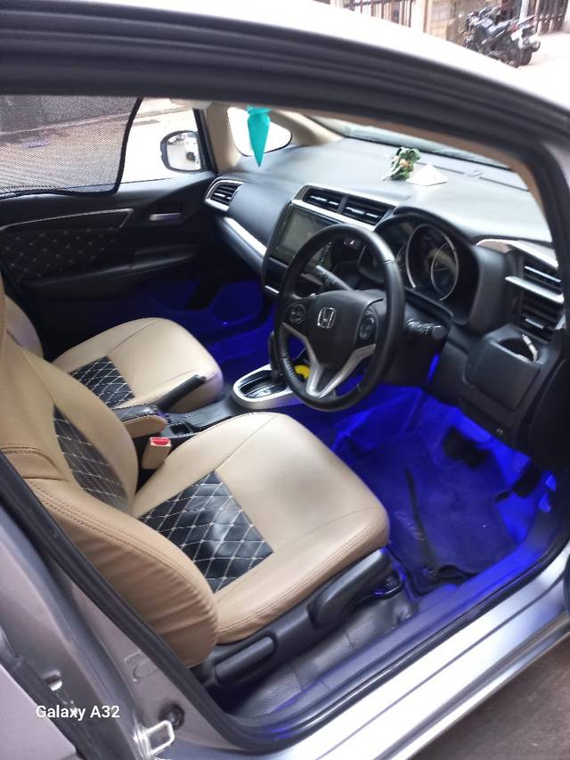 https://images10.gaadi.com/usedcar_image/4521905/original/863b2636d2c99fbbae4c40b2112b15b6.jpg?imwidth=6402